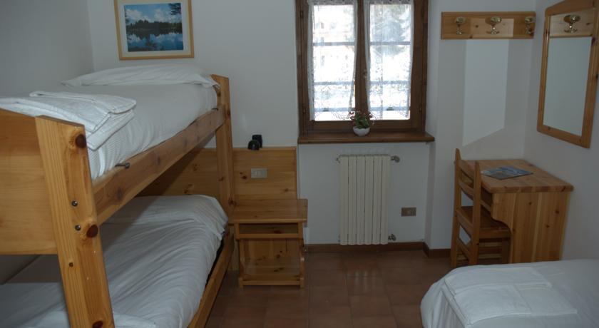 Casa Vacanze Ca' De Val Campodolcino Habitación foto