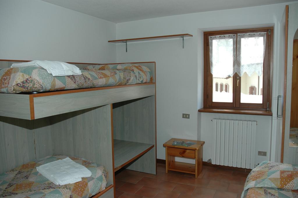 Casa Vacanze Ca' De Val Campodolcino Habitación foto